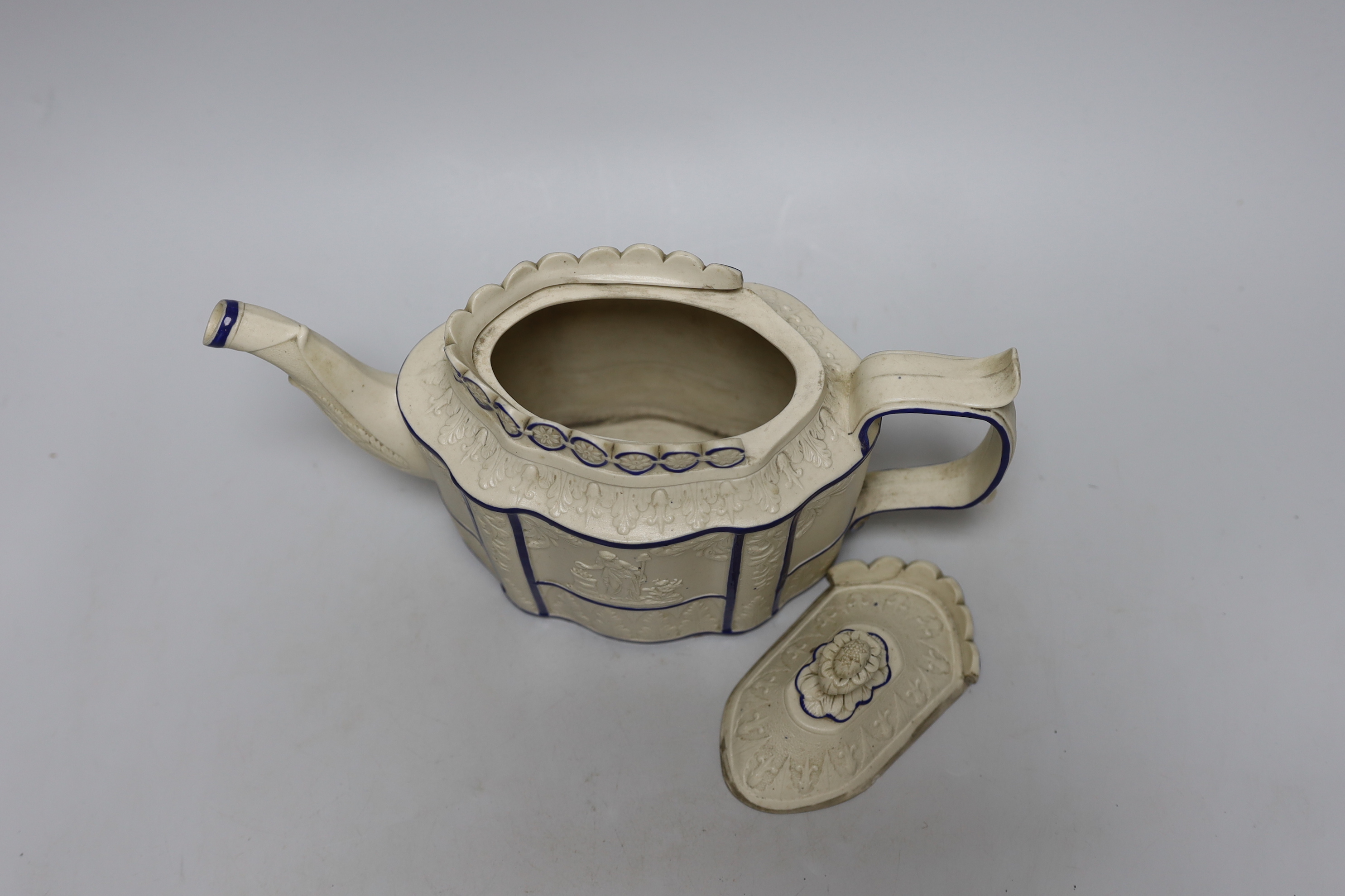 An early 19th century Castleford style feldspathic stoneware teapot with sliding lid cover, 16cm
